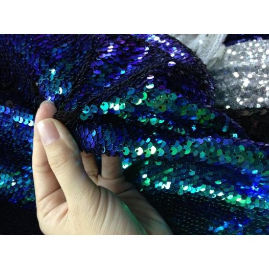 MAT49 iridescent Green mesh Fabric